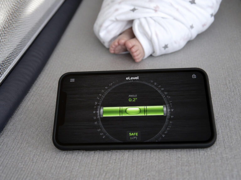 Can a Newborn Sleep in a Playpen? The 7° Angle Rule